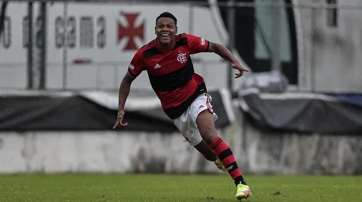 Foto: Thiago Ribeiro/AGIF – Matheus França é considerado um craque pela torcida do Flamengo.