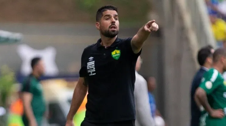 Gil Gomes/AGIF – Antonio Oliveira comandando a equipe pelo Brasileirão este ano