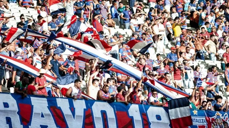 Foto: Kely Pereira/AGIF – Torcida do Leão na partida deste sábado (25), contra o Ferroviário.