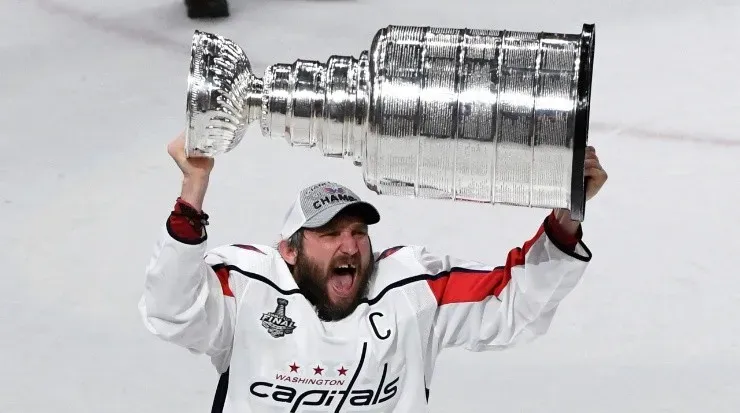 Will the Capitals lift the trophy again? (Getty).