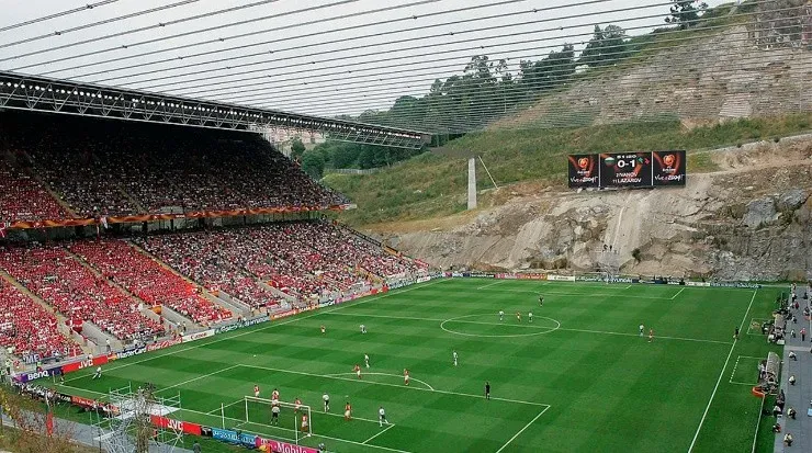 Este bello estadio fue una de las sedes de la Eurocopa 2004 que ganó Portugal como organizador (Fuente: Getty Images)