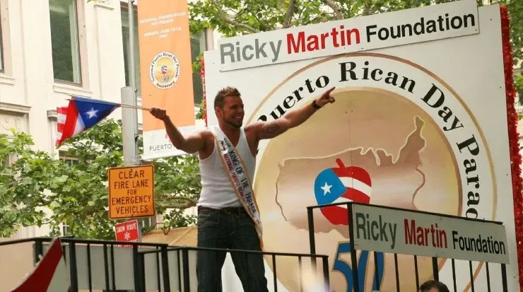 Ricky Martin se hizo presente junto a su fundación en el clásico desfile de Nueva York (Fuente: Wikipedia)