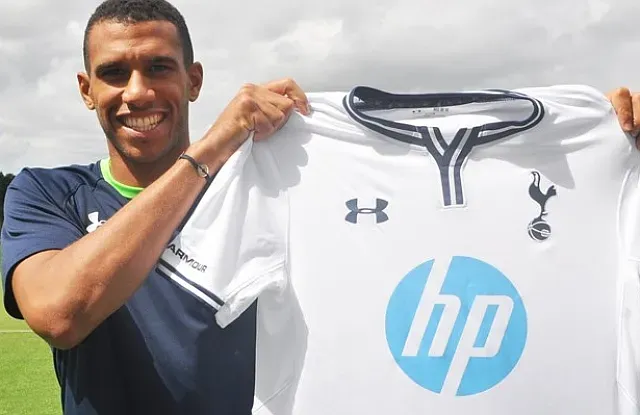 Etienne Capoue con el Tottenham, en 2013.