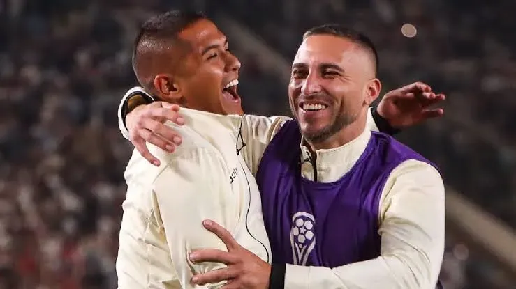 Roberto Siucho celebrando un tanto de Universitario. (Foto: Twitter).