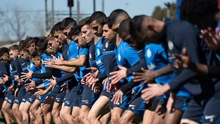 Insua piensa en variantes para el clásico.