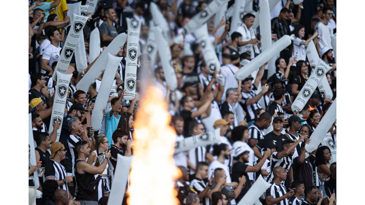 Jorge Rodrigues/AGIF - Torcida do Botafogo bo estádio Engenhão
