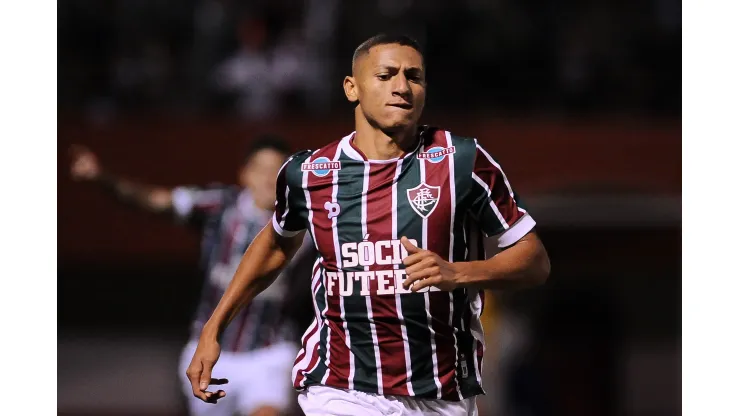 Foto: (Armando Paiva/AGIF) - Contratado pelo Tottenham, Richarlison brilhou com a camisa do Fluminense antes de se transferir para a Europa
