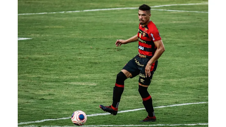 Foto: (Paulo Paiva/AGIF) - Adryelson não é mais jogador do Sport
