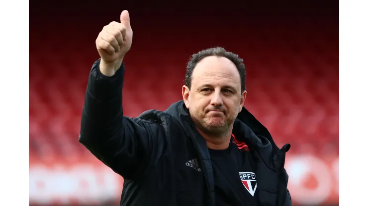 Foto: (Marcello Zambrana/AGIF) - Rogério Ceni não deve alterar a formação tática do São Paulo para o jogo de volta das oitavas de final da Copa do Brasil
