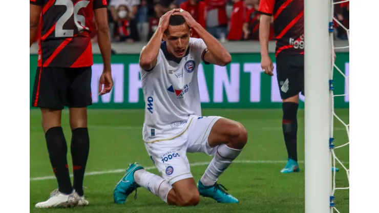 Foto: (Gabriel Machado/AGIF) - Gabriel Xavier lamenta seu gol perdido no Bahia nas oitavas de final da Copa do Brasil
