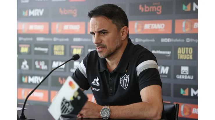 Foto: (Pedro Souza/Atlético) - Diretor de futebol do Atlético. Rodrigo Caetano comunicou a decisão sobre o futuro de Antonio Mohamed
