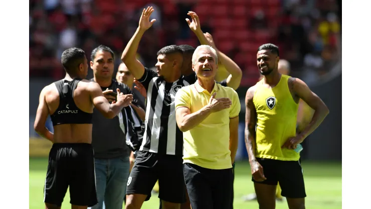 Foto: (Mateus Bonomi/AGIF) - Luís Castro espera receber mais reforços no Botafogo na reabertura da janela de transferências
