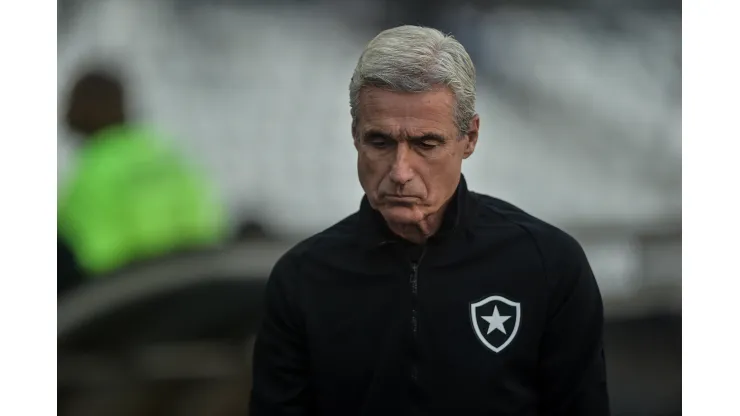 Thiago Ribeiro/AGIF - Luís Castro, técnico do Botafogo
