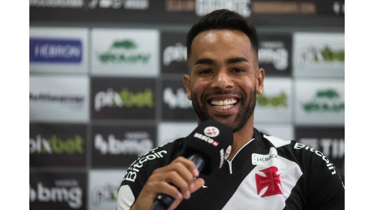 Foto: Daniel RAMALHO/CRVG- Teixeira foi apresentado no Gigante 
