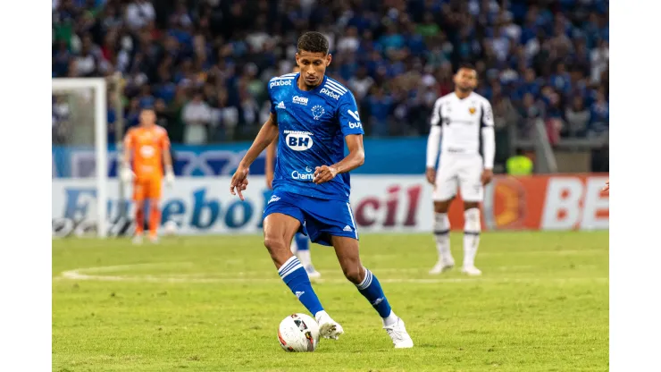 Foto: (Alessandra Torres/AGIF) - Adriano não é o único a deixar o Cruzeiro nesta segunda (25) rumo ao futebol português
