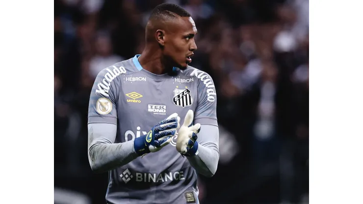 Foto: (Ettore Chiereguini/AGIF) - John, do Santos, interessa ao Botafogo
