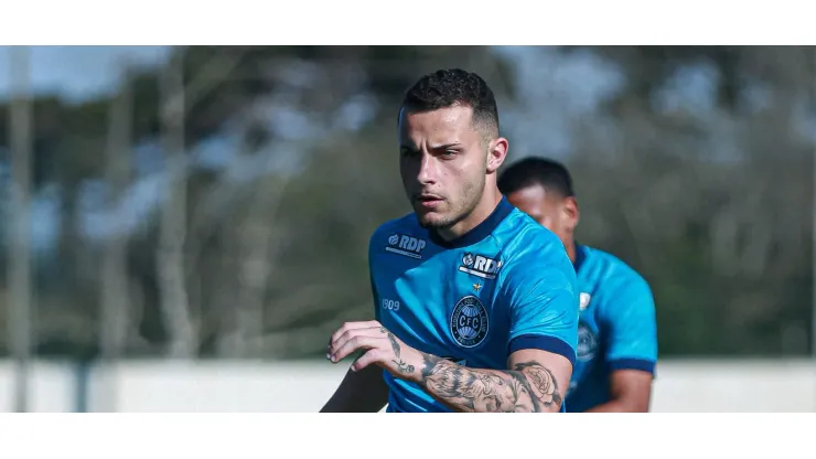 Foto: (Guilherme Griebeler/Coritiba) - Bruno Gomes concedeu entrevista coletiva no Coritiba nesta quarta (27)
