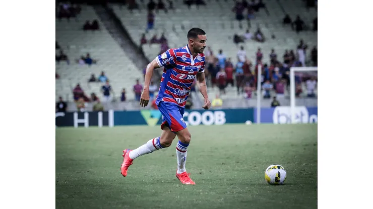 Foto: (Lucas Emanuel/AGIF) - Thiago Galhardo deve receber sua primeira oportunidade como titular do Fortaleza nas quartas de final da Copa do Brasil
