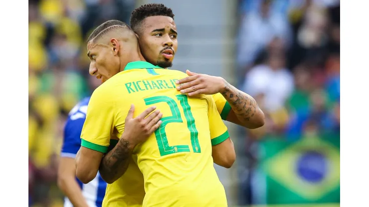 Foto: Pedro H. Tesch/AGIF - Gabriel Jesus e Richarlison disputam vaga na seleção
