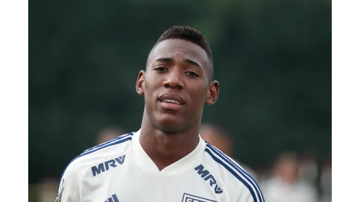 Foto: Marcello Zambrana/AGIF - Leo recebe proposta para deixar o São Paulo
