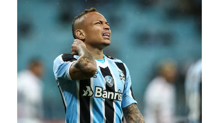 Foto: Pedro H. Tesch/AGIF - Cláusula em contrato de Janderson agita Grêmio e Corinthians
