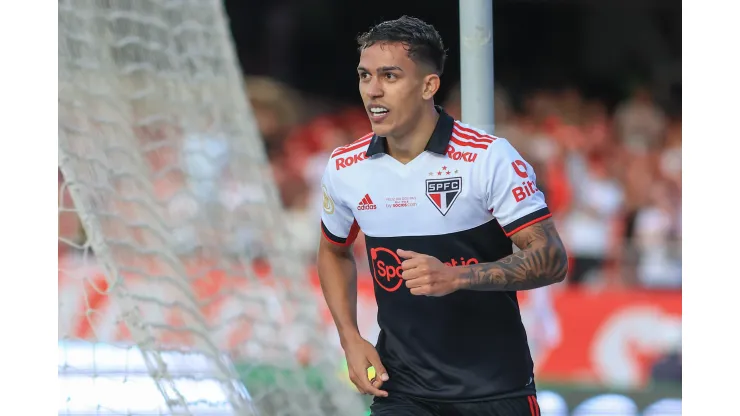 Foto: Marcello Zambrana/AGIF - Igor Vinícius renovou com o São Paulo até 2025
