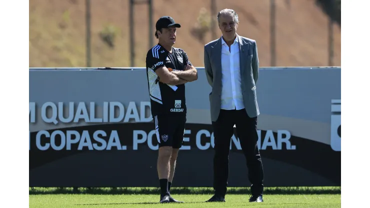 Foto: (Pedro Souza/Atlético) - Sérgio Coelho, presidente do Atlético, ao lado do técnico Cuca
