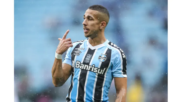 Foto: (Pedro H. Tesch/AGIF) - Pertencente ao Athletico, Nicolas está emprestado ao Grêmio até o final da temporada
