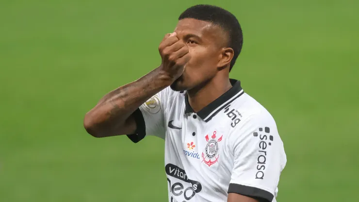 Foto: (Marcello Zambrana/AGIF) - Léo Natel pode render uma 'grana' aos cofres do Corinthians
