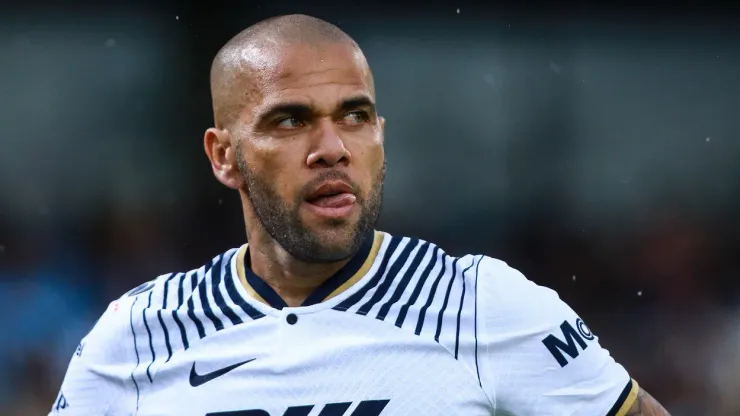 Manuel Velasquez/ Getty Images- Daniel Alves, lateral do Pumas
