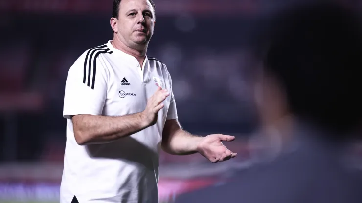 SP - Sao Paulo - 03/08/2022 - COPA SUL-AMERICANA 2022, SAO PAULO X CEARA - Rogerio Ceni tecnico do Sao Paulo durante partida contra o Ceara no estadio Morumbi pelo campeonato Copa Sul-Americana 2022. Foto: Ettore Chiereguini/AGIF
