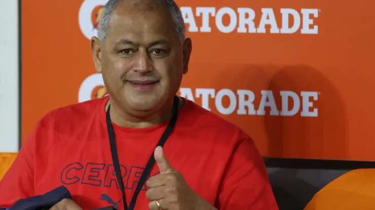 Foto: (Marcello Zambrana/AGIF) - Francisco Arce, técnico do Cerro Porteño, do Paraguai, já trabalhou com Felipão, técnico do Athletico, nos anos 90
