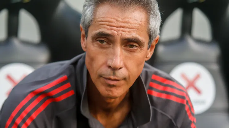 Foto: (Gabriel Machado/AGIF) - Paulo Sousa não deixou saudade em boa parte da torcida do Flamengo
