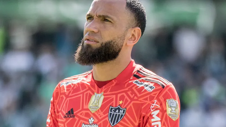 Foto: (Robson Mafra/AGIF) - Everson concedeu entrevista coletiva no Atlético nesta segunda (3)
