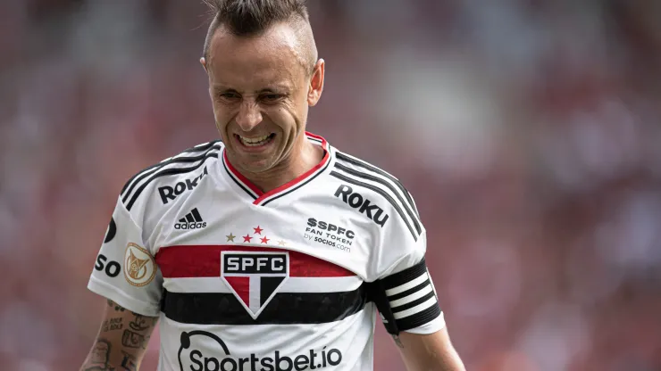 RJ - Rio de Janeiro - 17/04/2022 - BRASILEIRO A 2022, FLAMENGO X SAO PAULO - Rafinha jogador do Sao Paulo durante partida contra o Flamengo no estadio Maracana pelo campeonato Brasileiro A 2022. Foto: Jorge Rodrigues/AGIF
