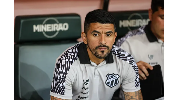 Foto: (Gilson Junio/AGIF) - Lucho González tem a missão de garantir a permanência do Ceará na Série A do Brasileiro
