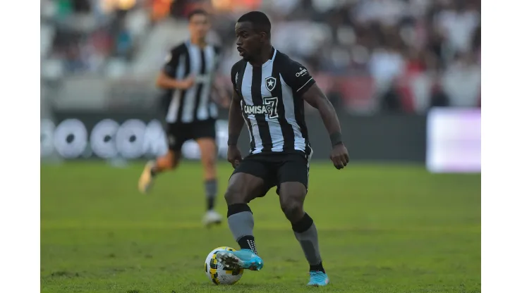 Thiago Ribeiro/AGIF- Kayque, volante do Botafogo
