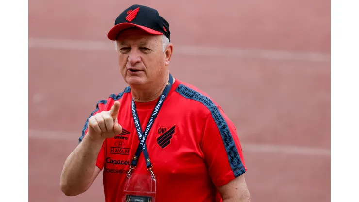 Foto: (Buda Mendes/Getty Images) - Felipão deu pistas de como vai escalar o Athletico para a final da Libertadores
