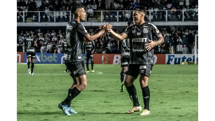 Foto: (Ivan Storti/Santos FC) - Ângelo e Marcos Leonardo vão representar o Santos na Seleção Brasileira sub-20 em novembro
