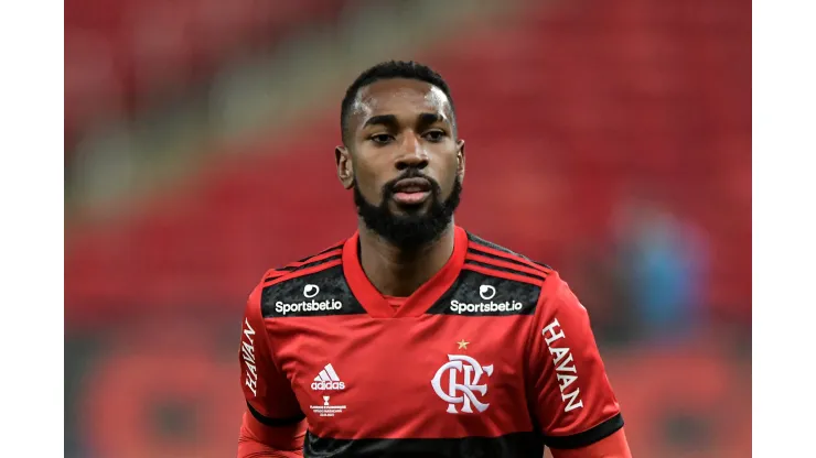 Foto: (Thiago Ribeiro/AGIF) - Gerson, que deixou o Flamengo em meados de 2021, virou o 'queridinho' da Nação na web
