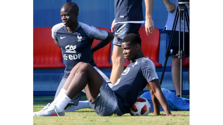 Foto: (Laurence Griffiths/Getty Images) - Kanté e Pogba são só alguns exemplos de craques que não vão jogar a Copa do Mundo no Catar por lesão
