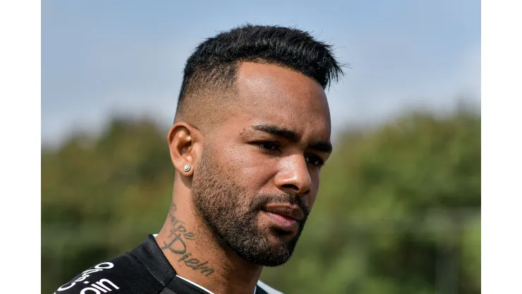 Foto: Thiago Ribeiro/AGIF - Alex Teixeira vive momento de indefinição no Vasco
