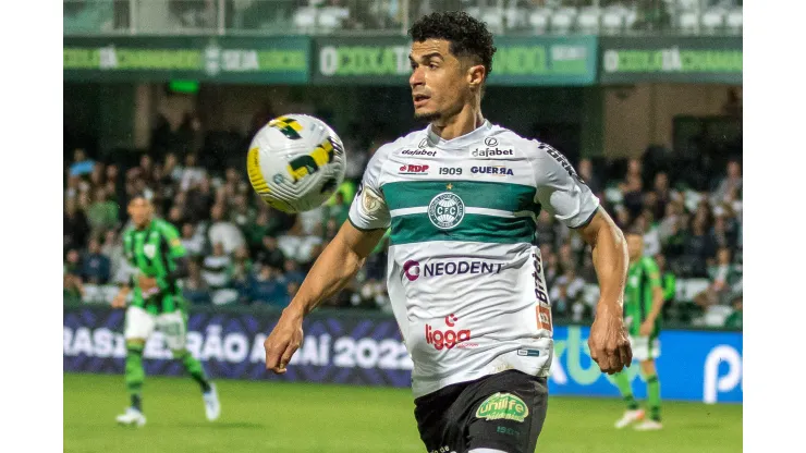 Robson Mafra/AGIF- Egídio, lateral-esquerdo do Coritiba
