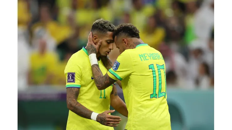 Foto: (Lars Baron/Getty Images) - Raphinha saiu em defesa de Neymar na Seleção Brasileira
