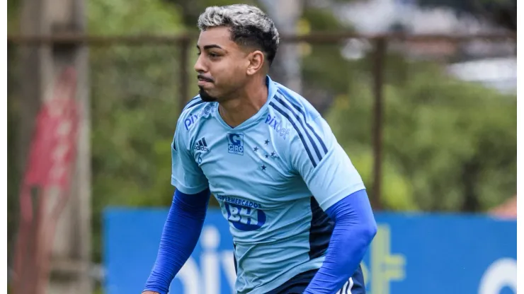 Foto: (Gustavo Aleixo/Cruzeiro) - Matheus Bidu não defenderá a camisa do Cruzeiro em 2023
