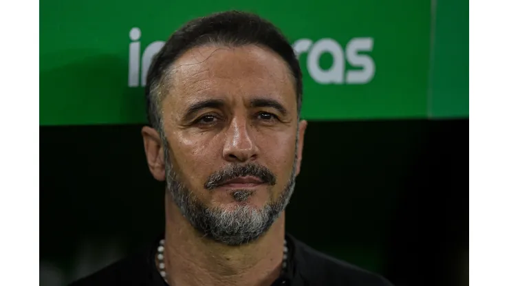 Foto: Thiago Ribeiro/AGIF - Vítor Pereira está perto de assumir o Flamengo.
