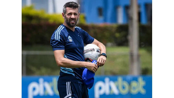 Foto: (Gustavo Aleixo/Cruzeiro) - Paulo Pezzolano deu seu aval para o Cruzeiro emprestar um atacante
