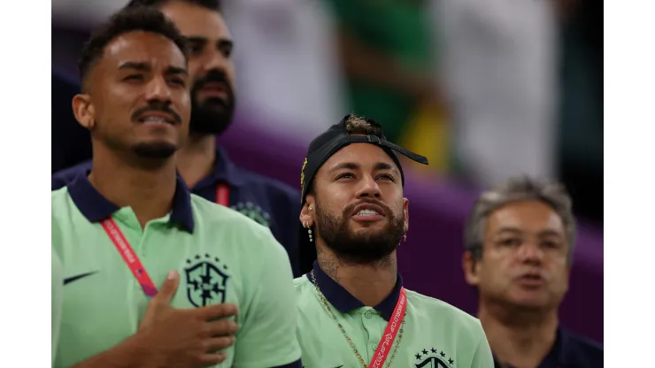 Richard Heathcote/ Getty Images- Neymar e Danilo, jogadores da Seleção
