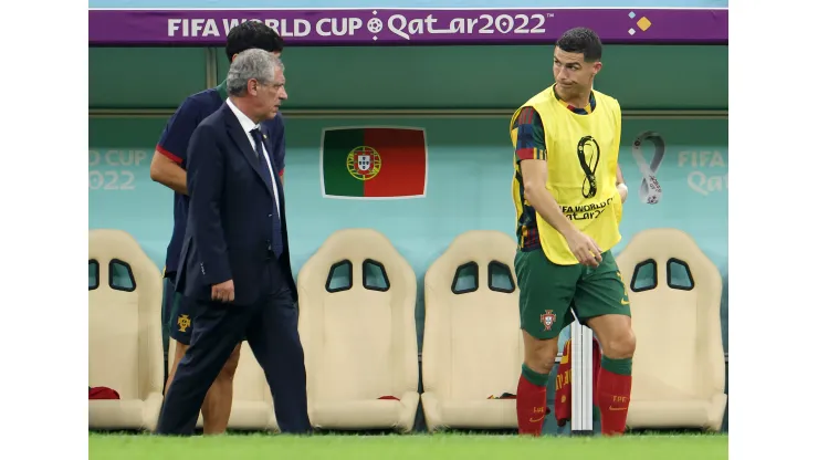 Foto: (Francois Nel/Getty Images) - Fernando Santos começou as oitavas de final da Copa do Mundo com Cristiano Ronaldo no banco de reservas de Portugal
