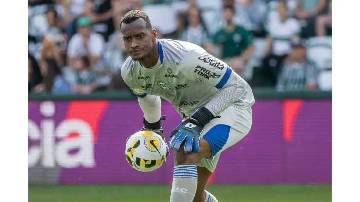 Foto: (Robson Mafra/AGIF) - Rafael William foi emprestado pelo Coritiba
